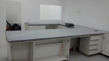 Bancada Central Granito Tipo Ilha
